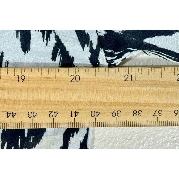 NWOT Athleta Silk Blend Black & White IKAT Button Up Shirt Women's Medium - Picture 10 of 10